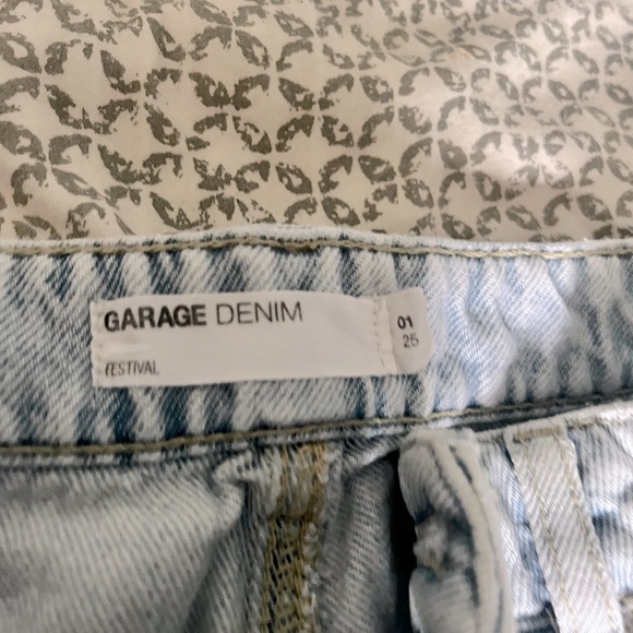 Garage jeans shorts in light wash - Picture 2 of 2